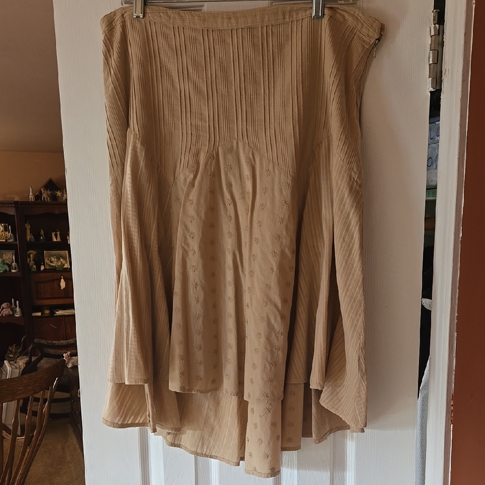 Elegant Tan Skirt